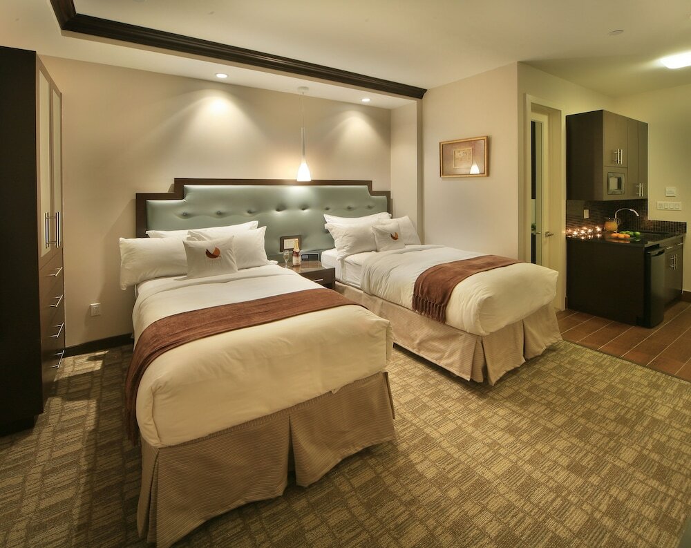 Фото Aura Hotel Brooklyn