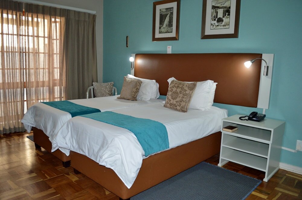 Фото The Wilderness Hotel