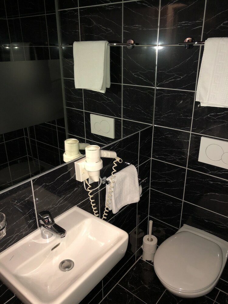 Фото Hotel Goldene Spinne