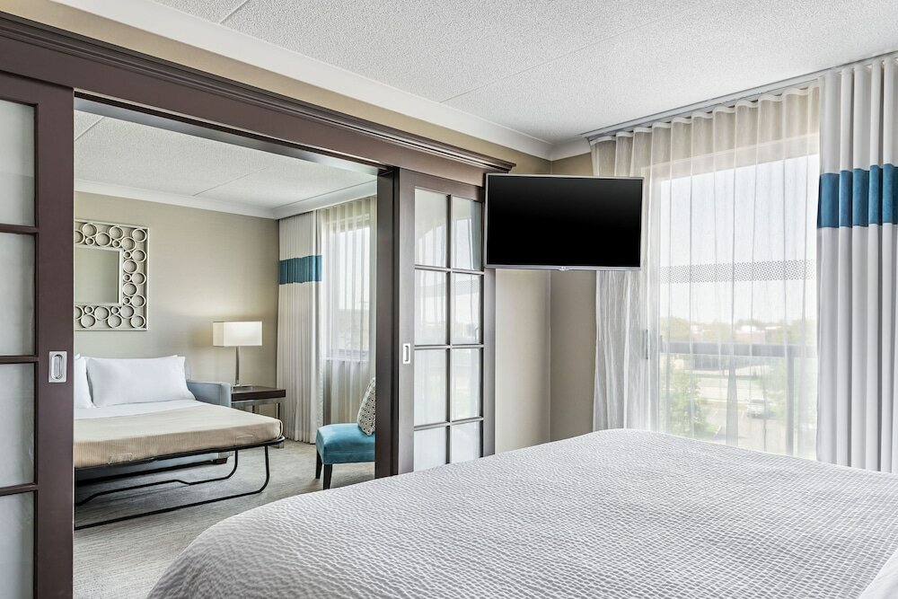 Фото Four Points by Sheraton London