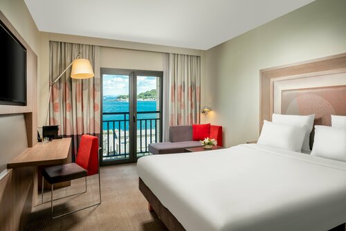 Гостиница Novotel İstanbul Bosphorus в Стамбуле