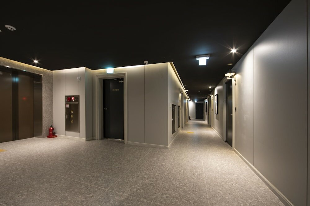 Фото Brown Dot Hotel - Jangsaengpo