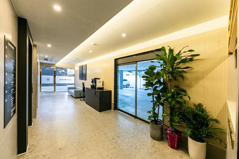 Фото Brown Dot Hotel Sasang Renecite