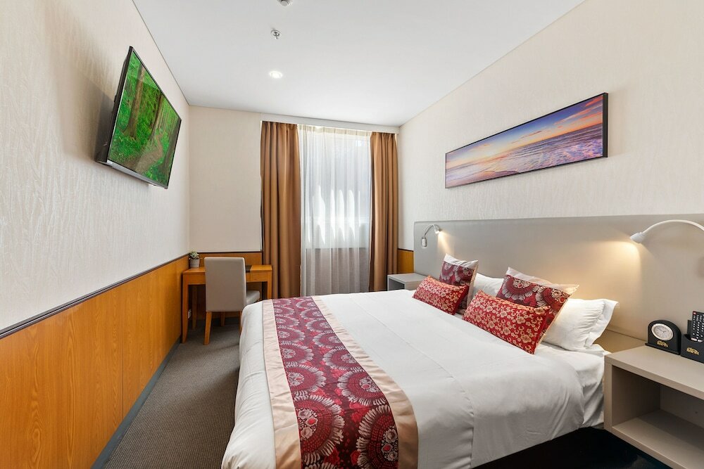 Фото YEHS Hotel Sydney QVB