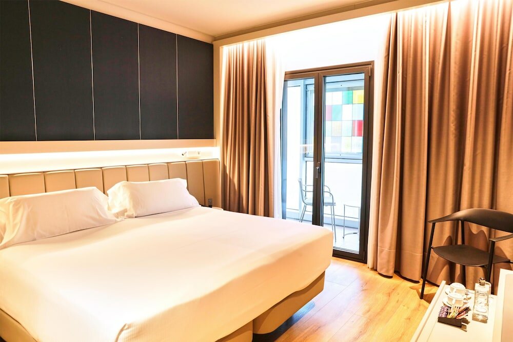 Фото Hotel Bécquer