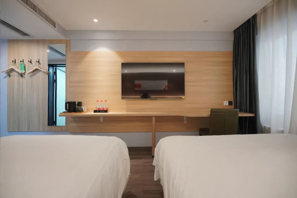 Фото Beijing Dongdan Hotel