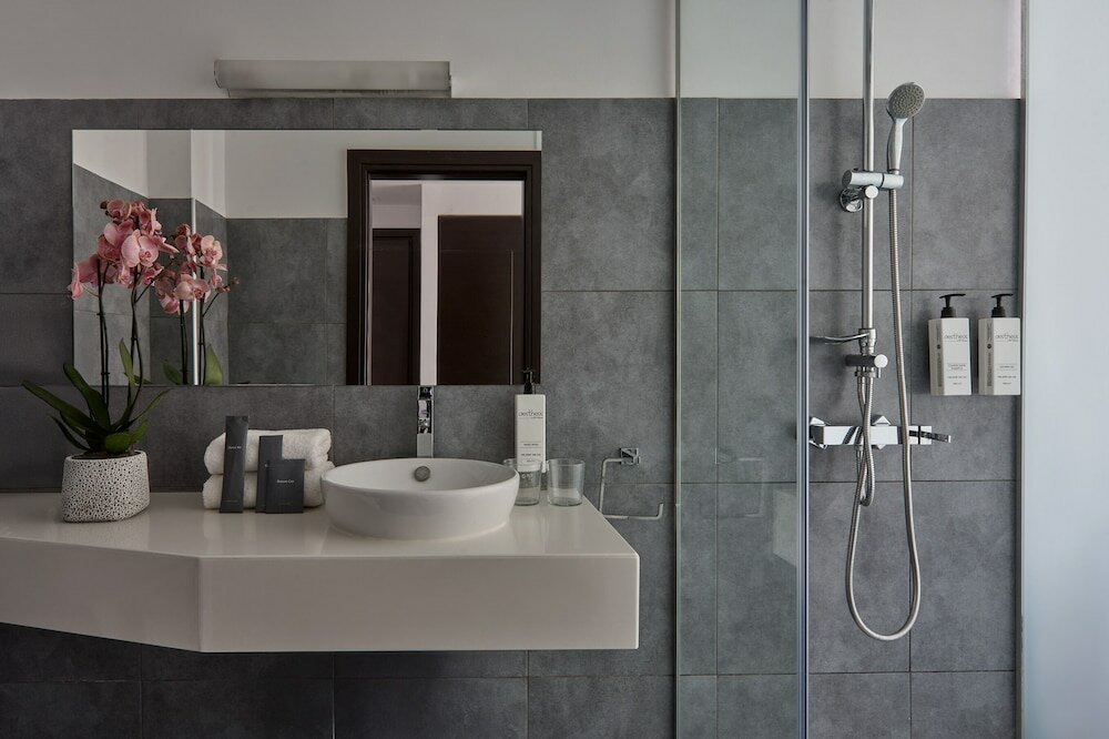 Фото Breeze Boutique Hotel