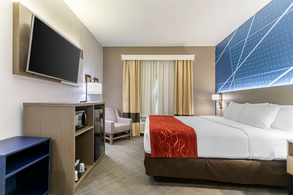 Фото Comfort Suites Downtown Sacramento
