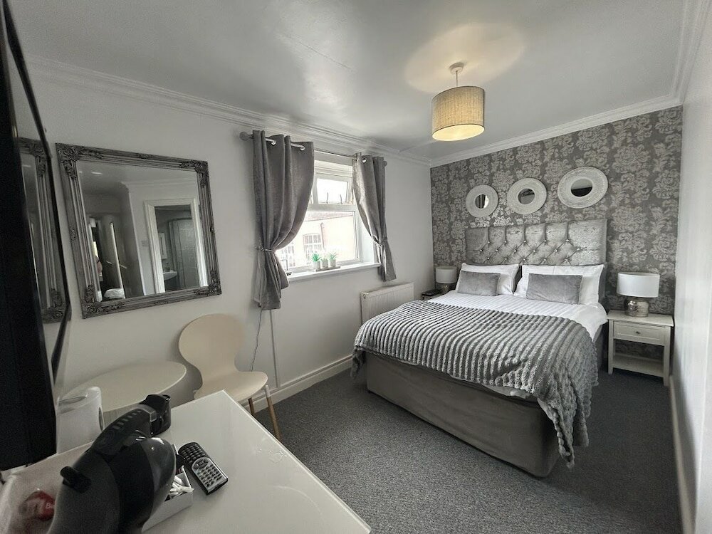 Фото The Sandford Promenade Hotel