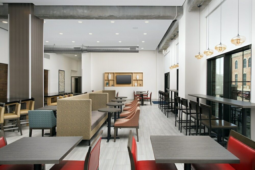 Фото Holiday Inn Express Pensacola Downtown, an Ihg Hotel