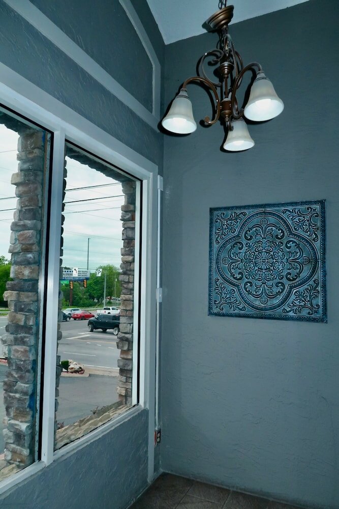 Фото Quarters Inn & Suites