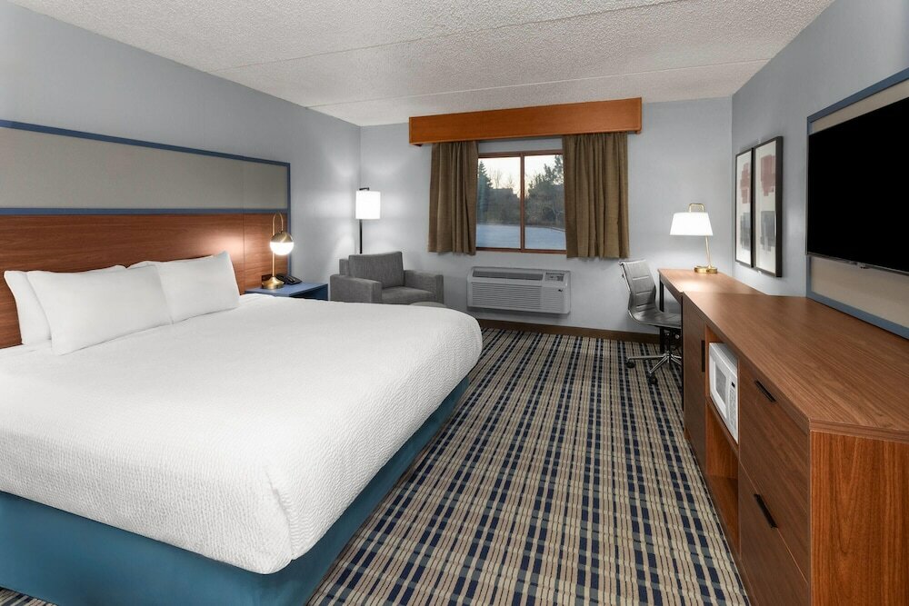 Фото AmericInn by Wyndham Green Bay West