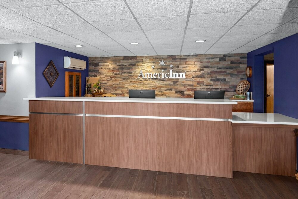 Фото AmericInn by Wyndham Green Bay West