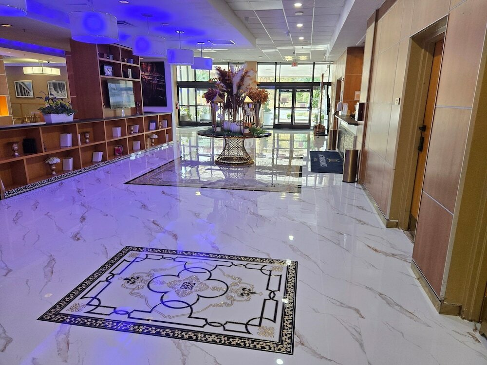Фото Metro Points Hotel