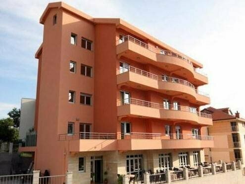 Внешний вид отеля Stella di Mare в Рафаиловичах, фото 4