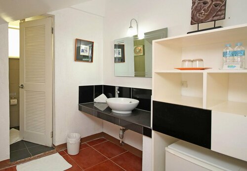Гостиница Bluewaves Beach House в Калибо