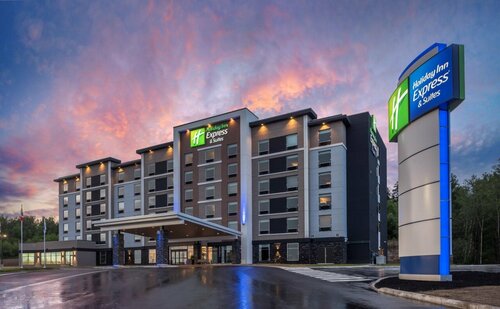 Гостиница Holiday Inn Express & x26; Suites Moncton North в Монктоне