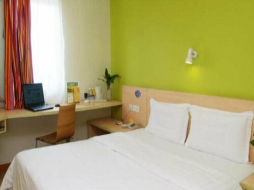 Гостиница 7 Days Inn Shiyan Zhangwan Area Government Branch в Шияни