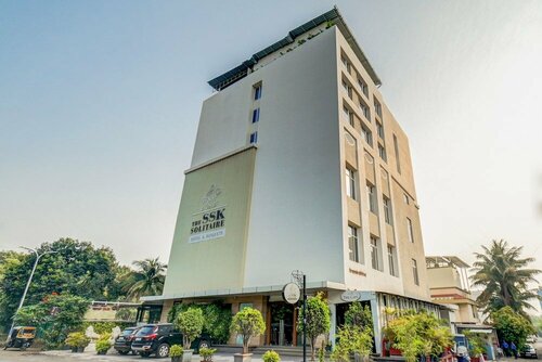 Гостиница The Ssk Solitaire Hotel & Banquets в Нашике