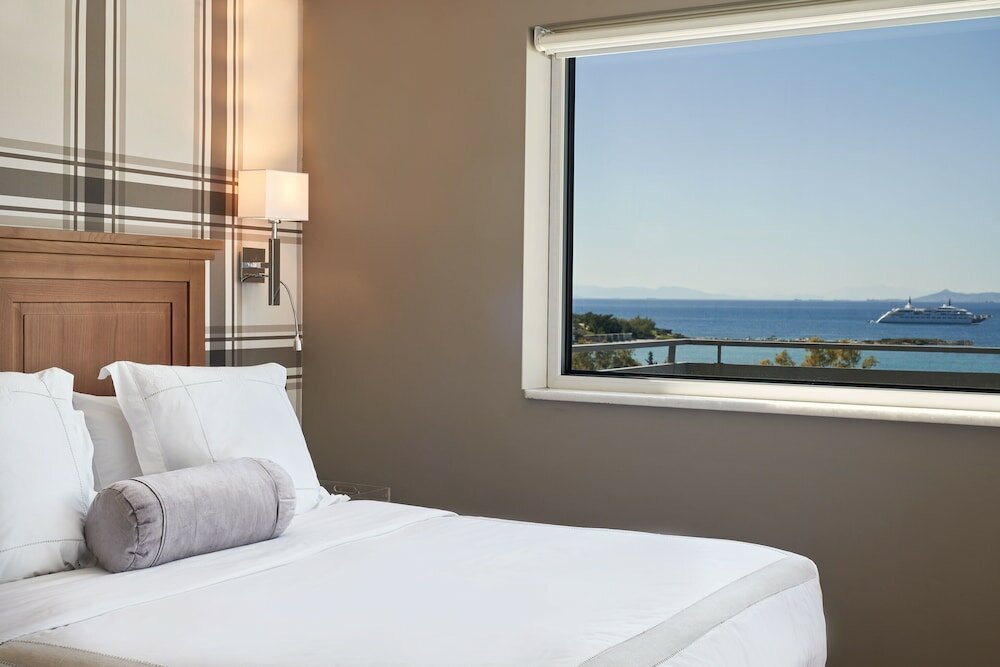 Sea View Cityscape Hotel - 12