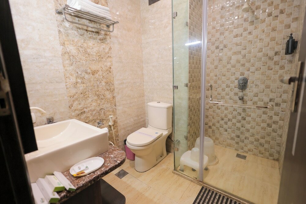 Фото Hotel Krishnam