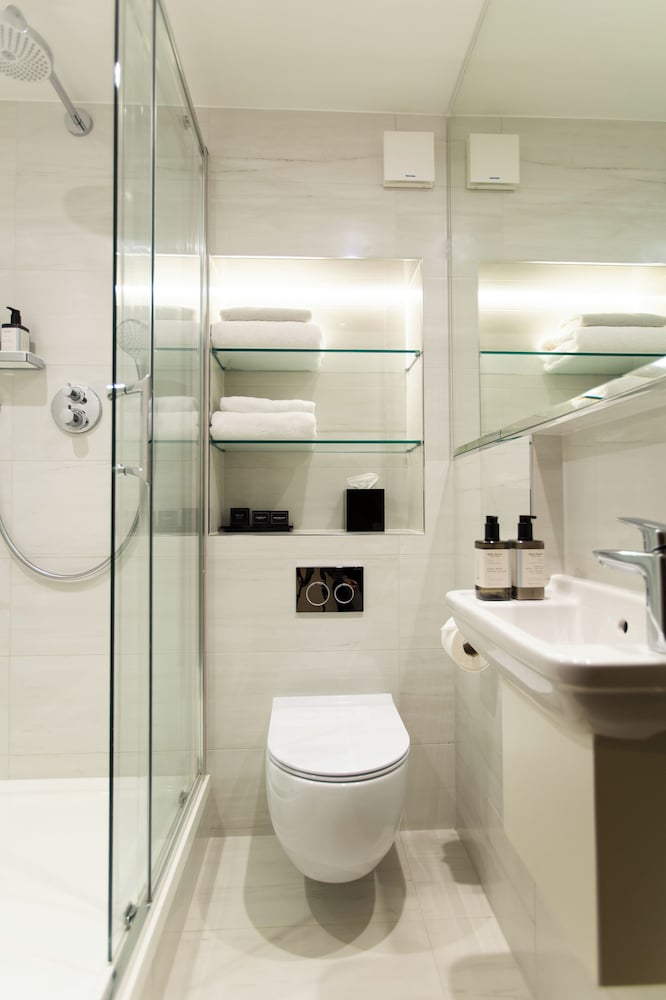 Фото The Rathbone Hotel, Fitzrovia