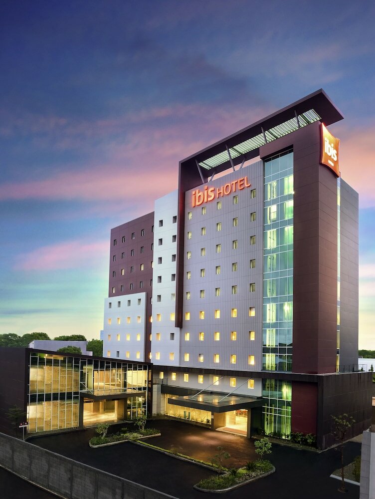 Фото Ibis Makassar City Center