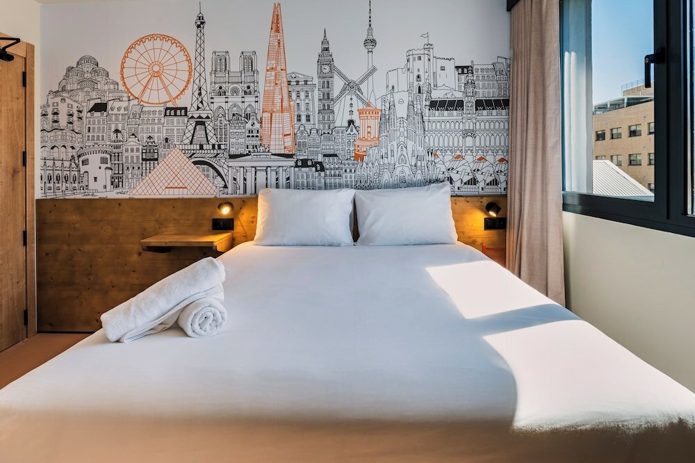 Фото EasyHotel Barcelona La Sagrera
