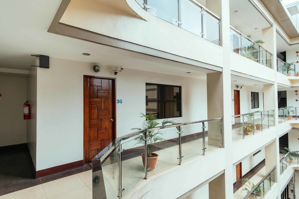 Фото Oyo 443 Maria Cristina Arcade Suites