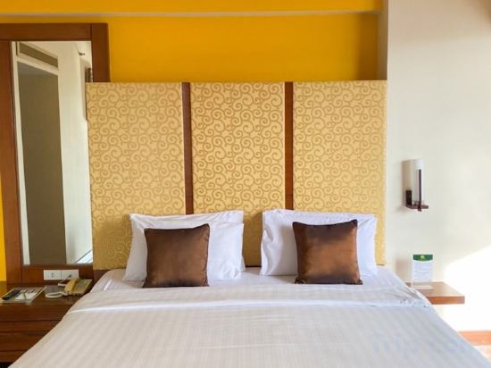 Фото The Seasons Pattaya