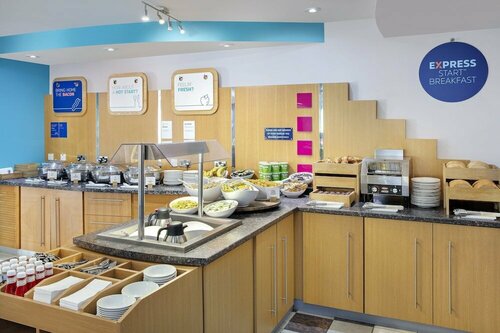 Гостиница Holiday Inn Express Poole, an Ihg Hotel в Пуле