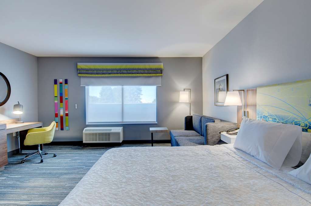 Фото Hampton Inn & Suites Portland West
