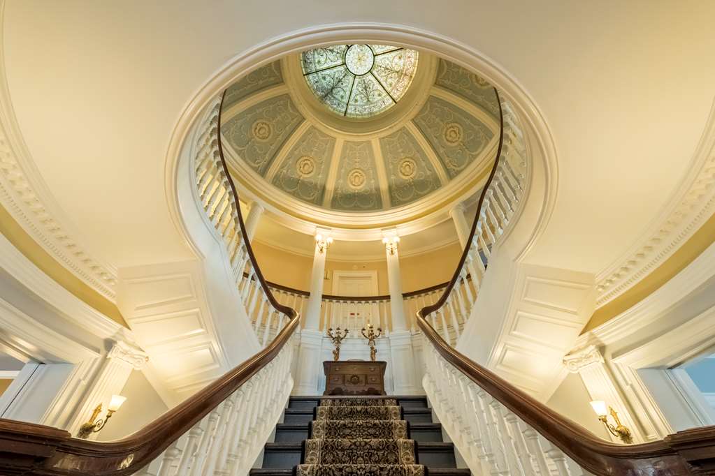 Фото The Strathallan Rochester Hotel & Spa- A DoubleTree by Hilton