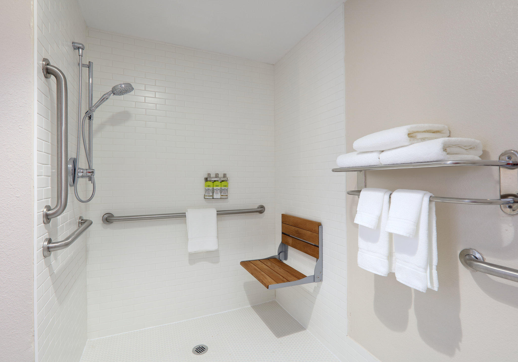 Фото Holiday Inn Express & Suites Austin Round Rock, an Ihg Hotel