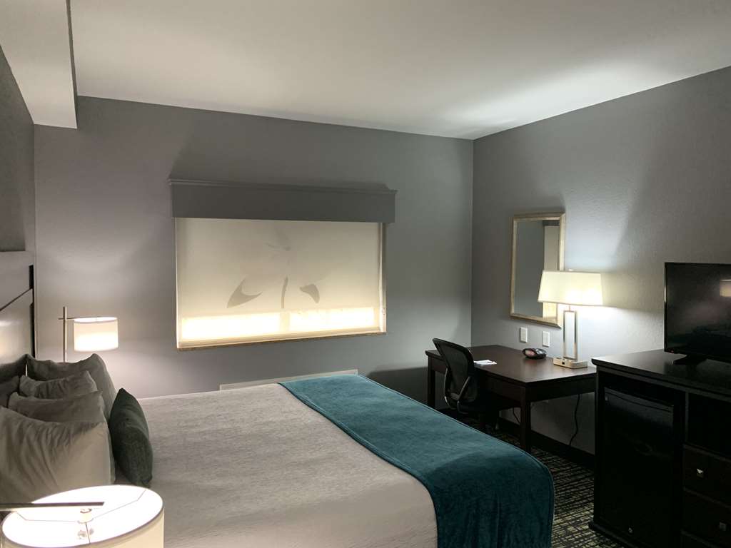 Фото Best Western Plus Olive Branch Hotel & Suites
