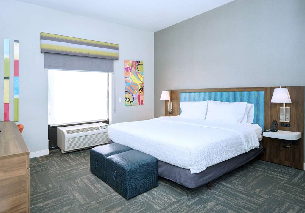 Фото Hampton Inn Hays-North of i 70