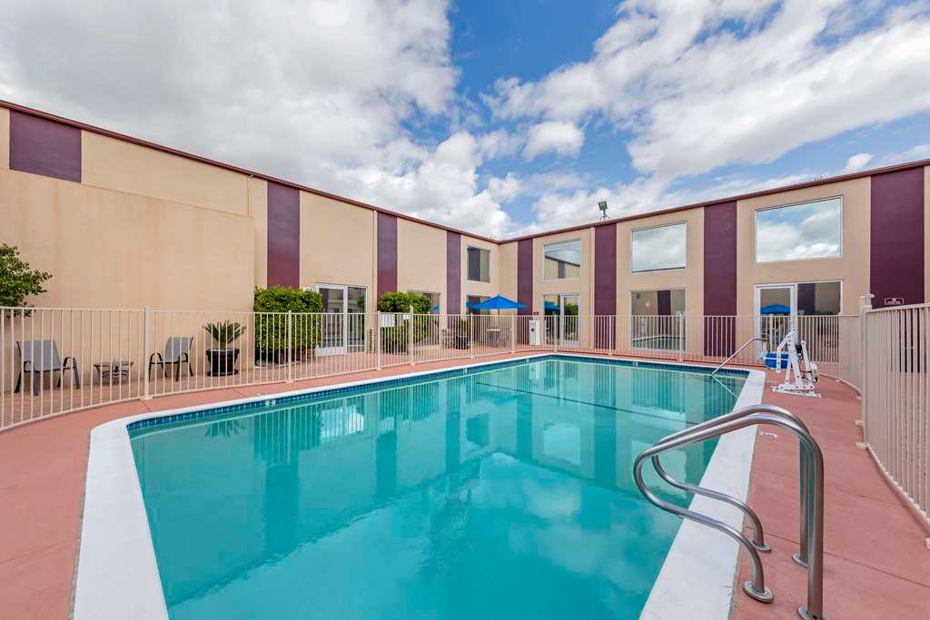 Фото Best Western Canoga Park Motor Inn