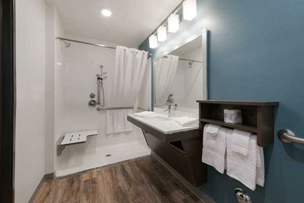 Фото Woodspring Suites Philadelphia Northeast
