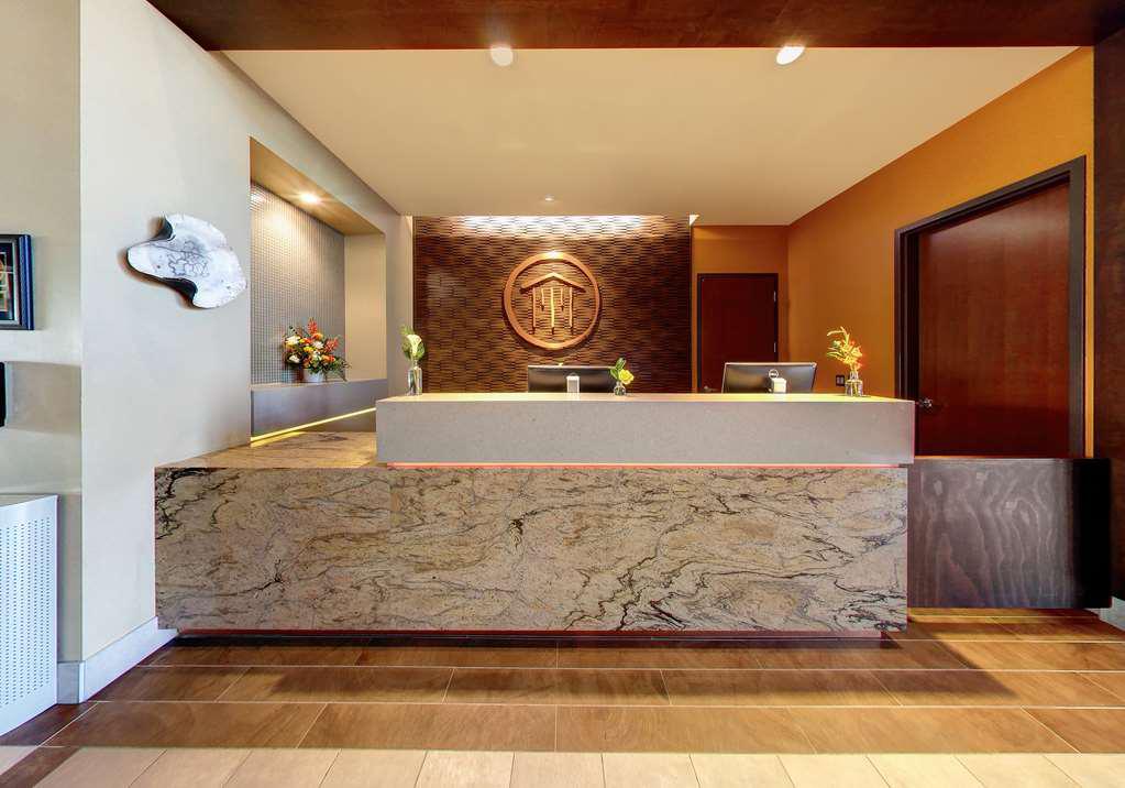 Фото Best Western Premier Boulder Falls Inn