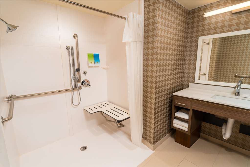 Фото Home2 Suites by Hilton Bakersfield