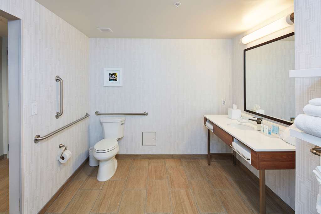 Фото Hampton Inn & Suites Sacramento at Csus