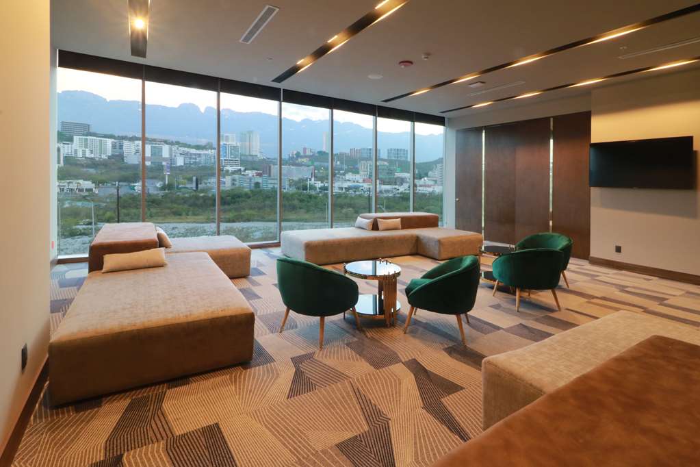 Фото Hilton Garden Inn Monterrey Obispado