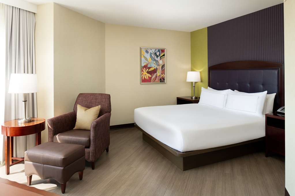 Фото Hilton Charlotte Uptown