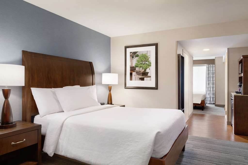 Фото Hilton Garden Inn Stony Brook