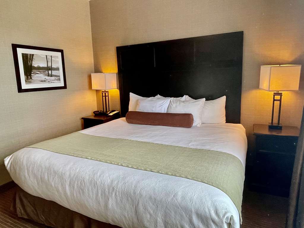 Фото Best Western Plus Okotoks Inn & Suites