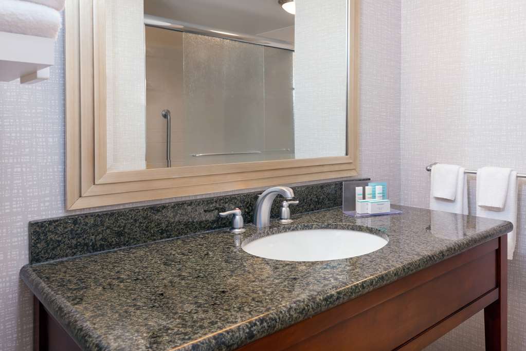 Фото Hampton Inn & Suites Orlando Airport @ Gateway Village
