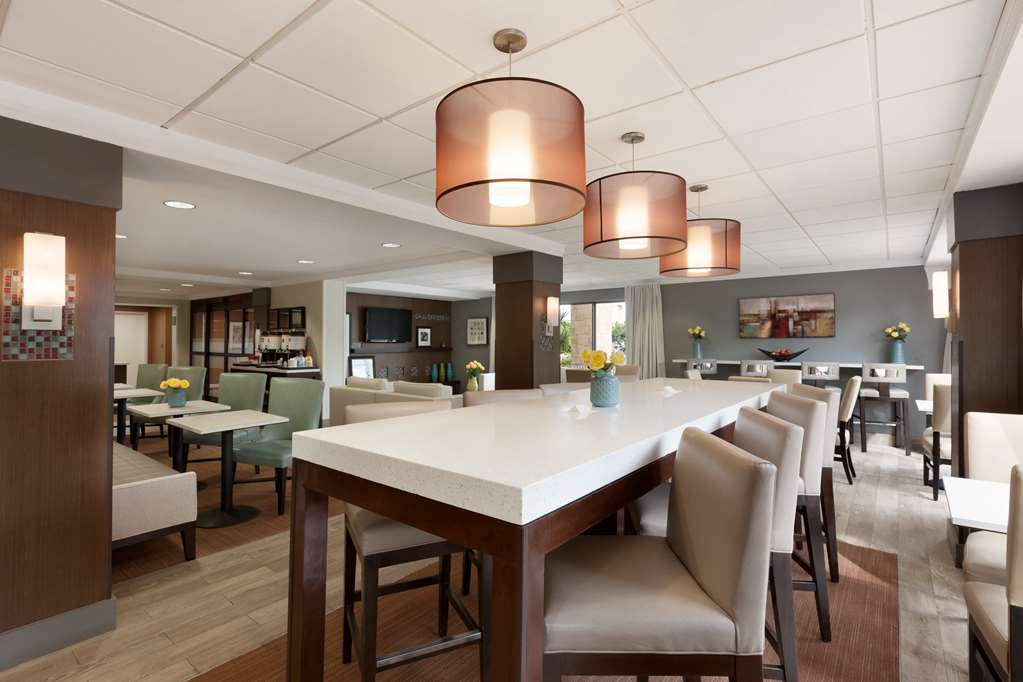 Фото Hampton Inn Miami-Airport West