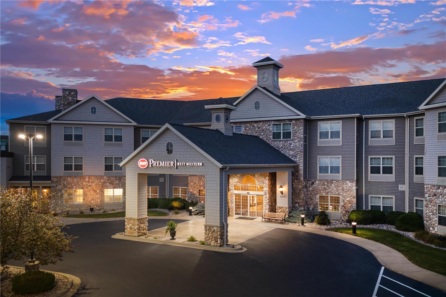 Фото Best Western Premier Bridgewood Resort Hotel