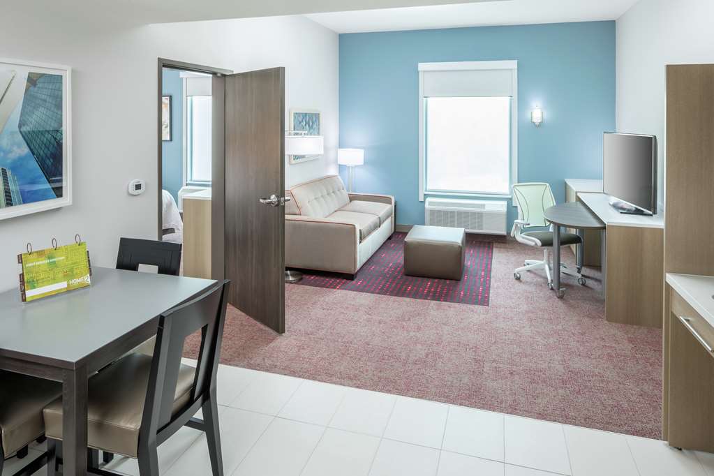 Фото Home2 Suites by Hilton Orlando Airport