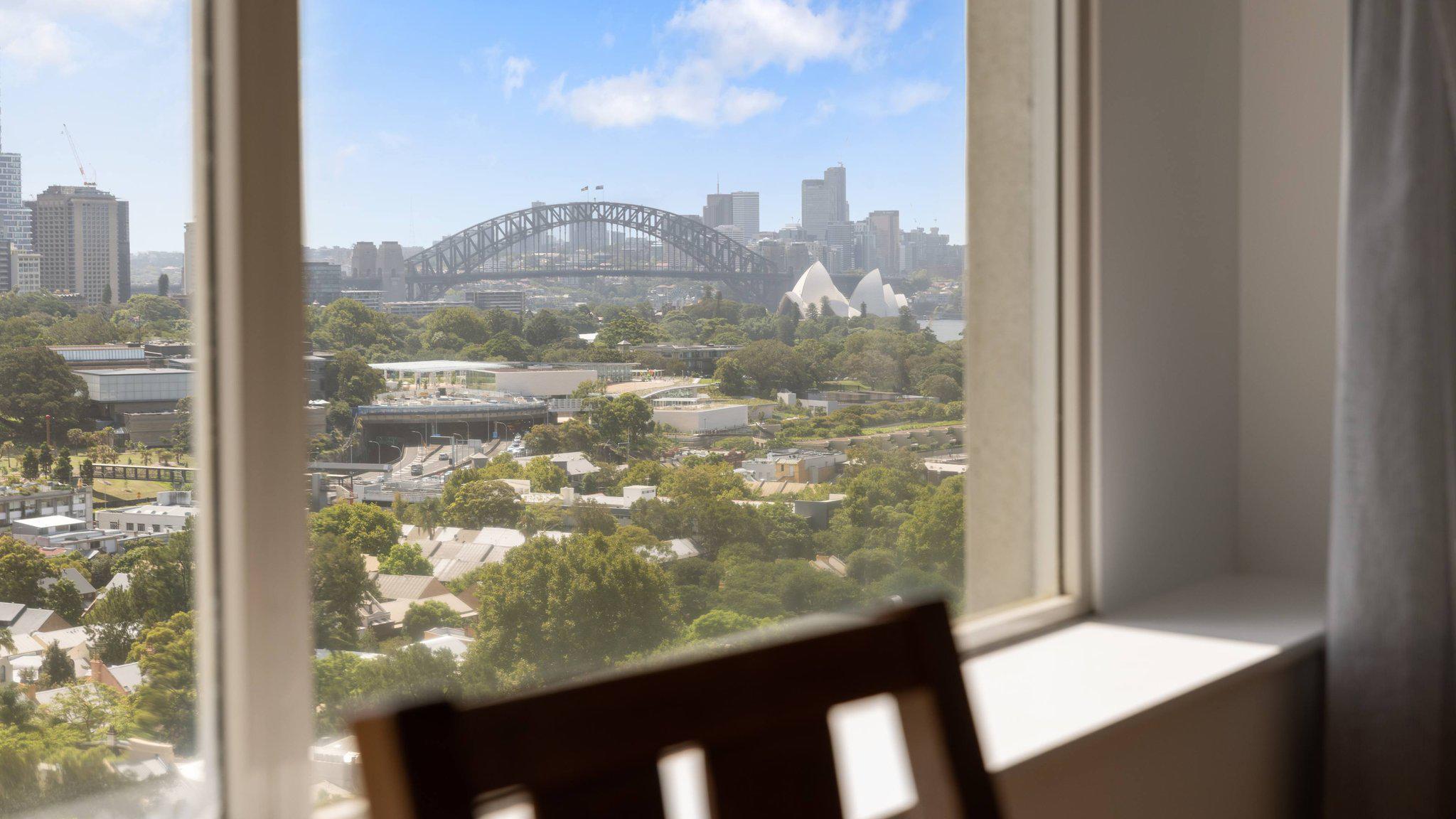 Фото Holiday Inn Sydney Potts Point